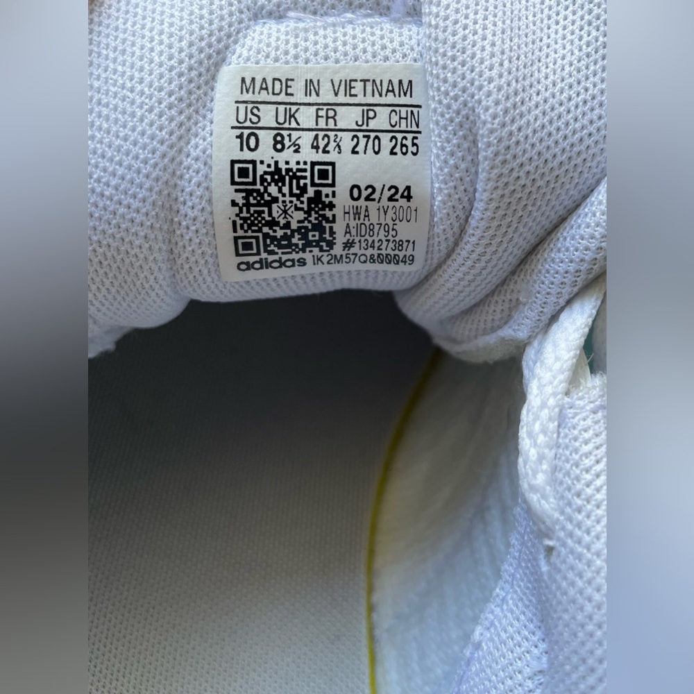 Like New Adidas VL Court 3.0 Shoes - Picture 6 of 7